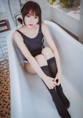 年轻女秘书